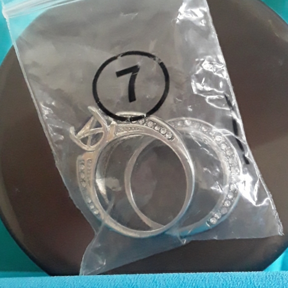 Ring - Picture 4 of 4